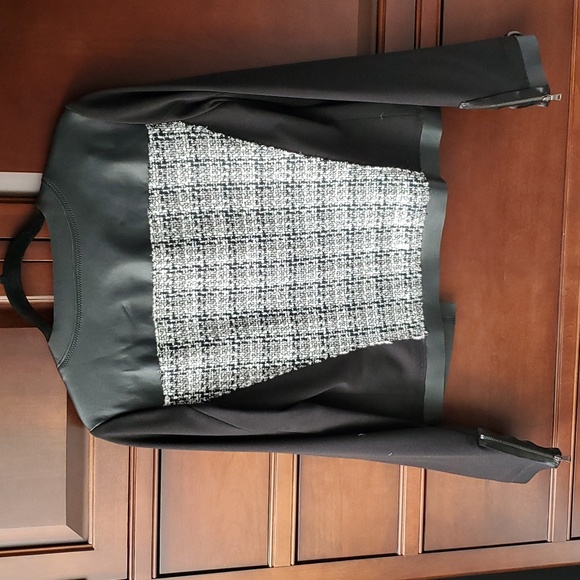 T Tahari - Jacket with leather trimming and black/white weave embroidery. - Picture 2 of 8